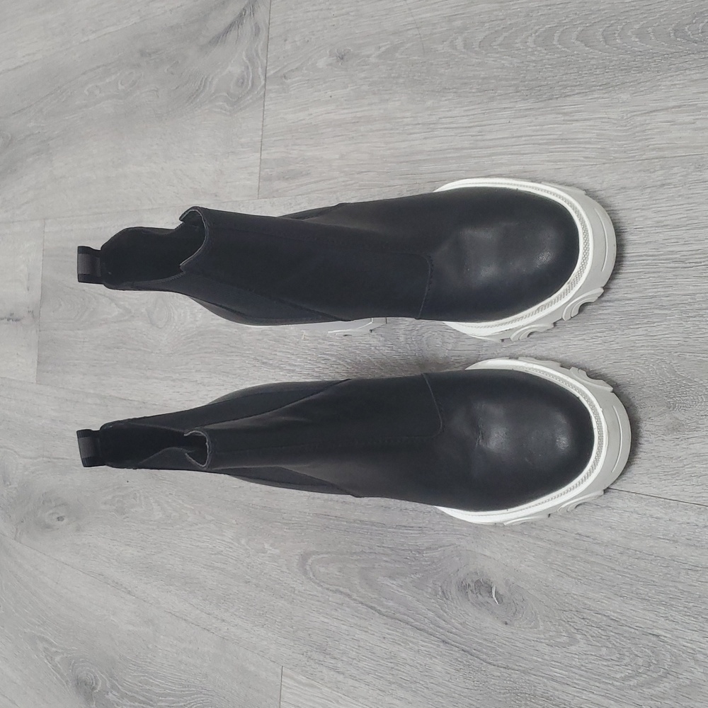 Sorel Chelsea Brex Black and White Heeled Boots Size 7 New Without Tags - Picture 6 of 6